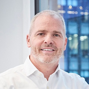 featued article author