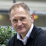 featued article author